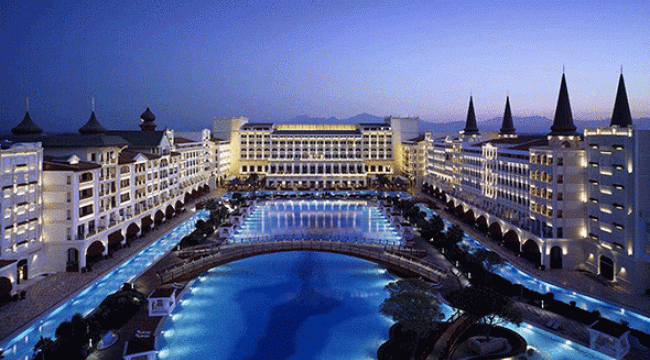 Titanic Hotels Mardan Palace Hotel'i kiraladı.