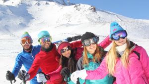 Ruslar ve Ukraynalılar kayak için Erciyes'i tercih ediyor 