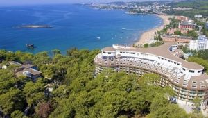 Wome Deluxe ve HalalBooking.com'dan dev işbirliği