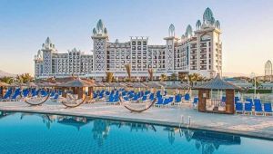 Granada Hotels'te yüksek zam alkış kopardı.