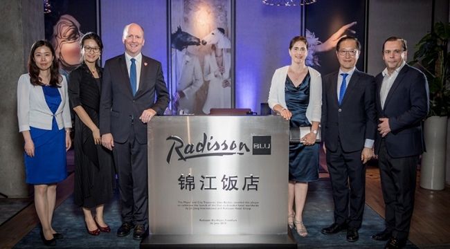Radisson Hotel Group’un ilk eş markalı oteli açıldı