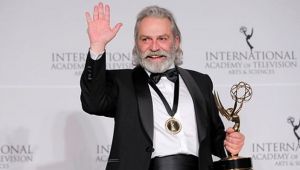 Haluk Bilginer, Emmy ödülü aldı !