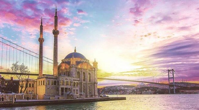 İstanbul'a 12 milyon 690 bin 376 turist geldi.