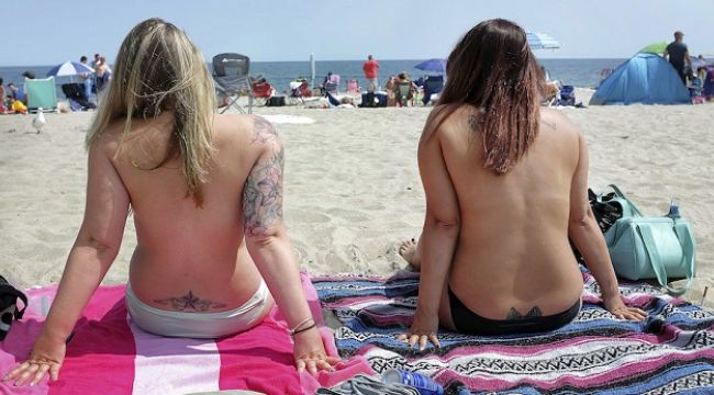 Fransa'da üstsüz güneşlenme tartışmasına son nokta kondu