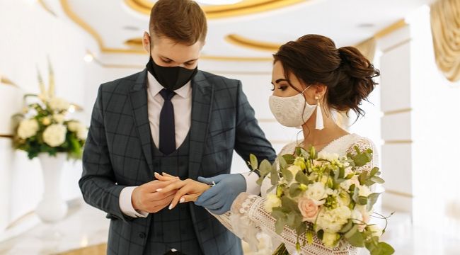 Pandemi nedeniyle düğünler 2021’e erteleniyor