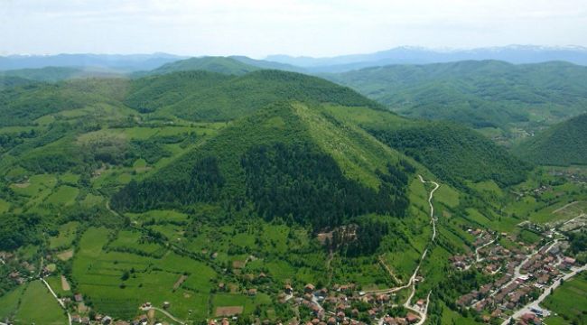 ÇİN'DE BULUNAN TÜRK PİRAMİTLERİ HAKKINDA HİÇ BİLMEDİKLERİNİZ !