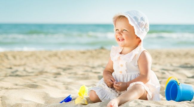 Tatilde bebekleri güneşten korumanın yolları !