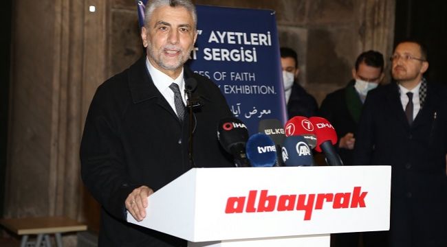 Ayasofya’da Hat Şöleni Başladı