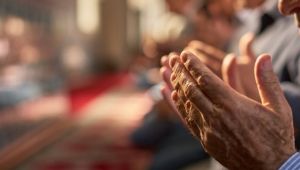 Yatsı namazı nasıl kılınır? Yatsı namazı kaç rekattır? 