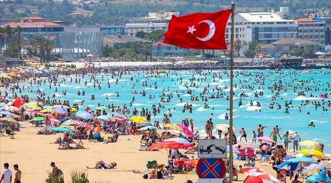 Ruslar ve Ukraynalılar birlikte tatil yapıyorlar.
