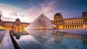 Fransız Louvre müzesinden ziyaretçi kısıtlaması