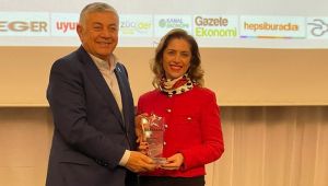 Hediye Güral Gür'e önemli ödül !
