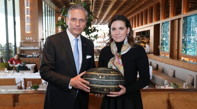 TÜRK YUNAN İLİŞKİLERİ TURİZM ALANINDA DA İLERLİYOR ! YUNAN TURİZM BAKANI TÜRSAB'I ZİYARET ETTİ.