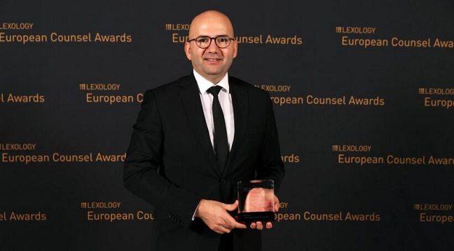 TÜRK HAVA YOLLARI HUKUK VE UYUM BAŞKANI BERKANT KOLCU'YA ÖNEMLİ ÖDÜL !