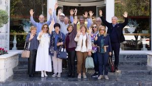 Yunanistan'dan gelen turizmciler Foça'da ağırlandı