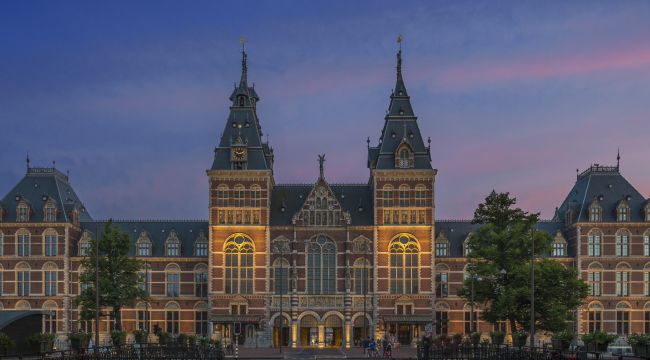 İSTANBUL MODERN MÜZE DİREKTÖRLERİNİ SANAT SEVERLERLE BULUŞTURUYOR