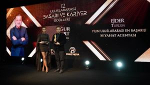 Ejder Turizm CEO'su Uğur Kurt'a Uluslararası Başarı Ödülü 