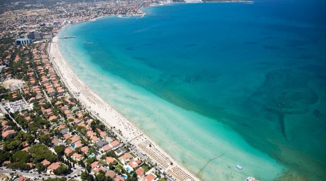 ÇEŞME'NİN EN GÜZEL PLAJLARI: EGE'NİN TURKUAZ KOYLARINI KEŞFEDİN